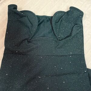 Festive Sparkles Deep Emerald Green bodycon strapless minidress. 
Size Large